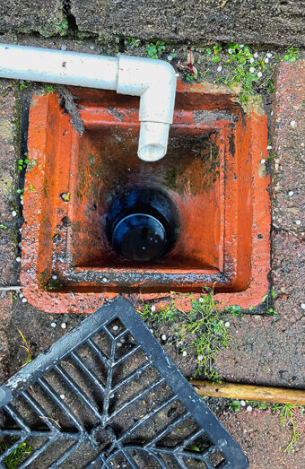 https://blockeddrainsmosmanpark.com.au/uploads/2025/07/hero-blocked-sewers-89214.jpg